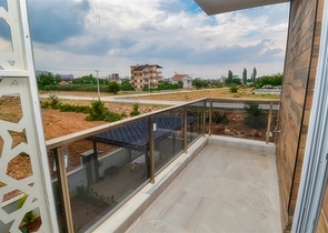 Здание, имеющее 4 квартиры в районе Дошемеалты - Анталия 