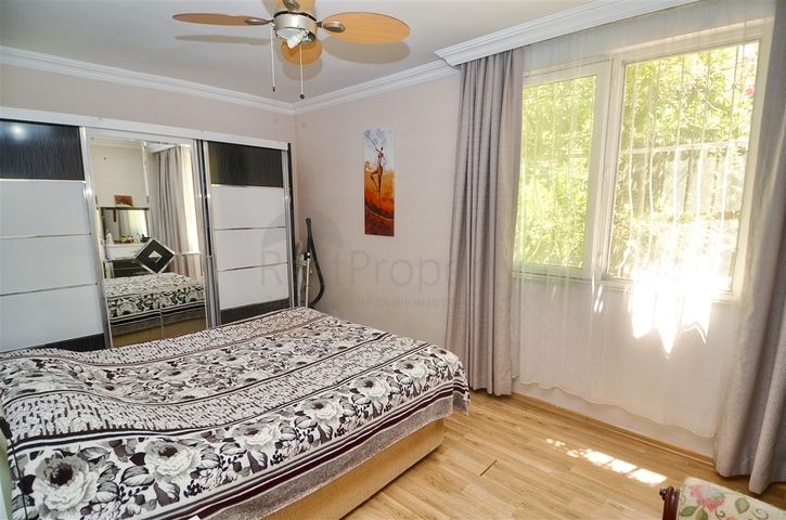 Квартира планировки 1+1 в центре города Анталия  