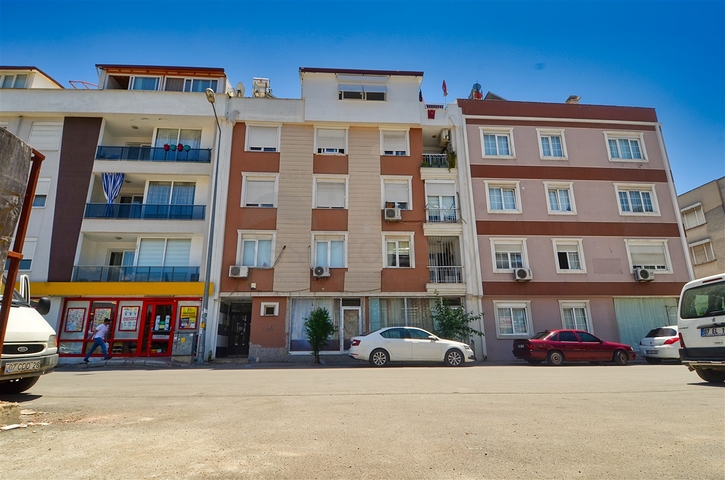 Квартира планировки 1+1 в центре города Анталия  