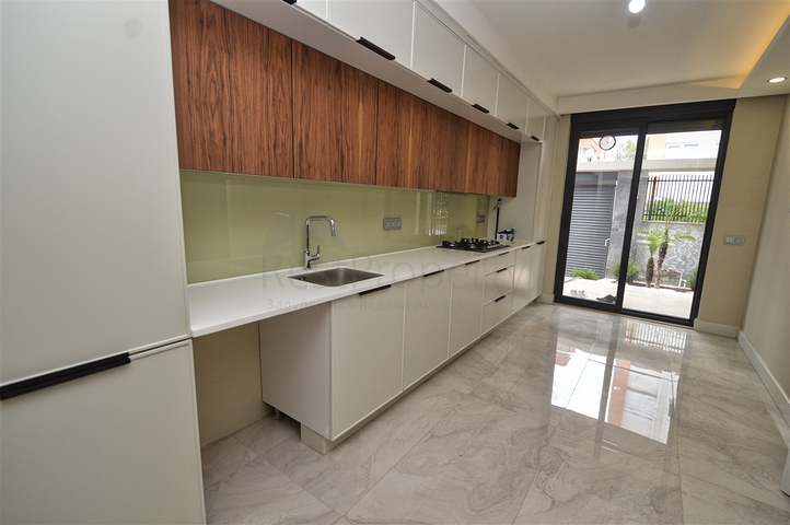 Вилла планировки 5+1 в лайоне Лара - Анталия 