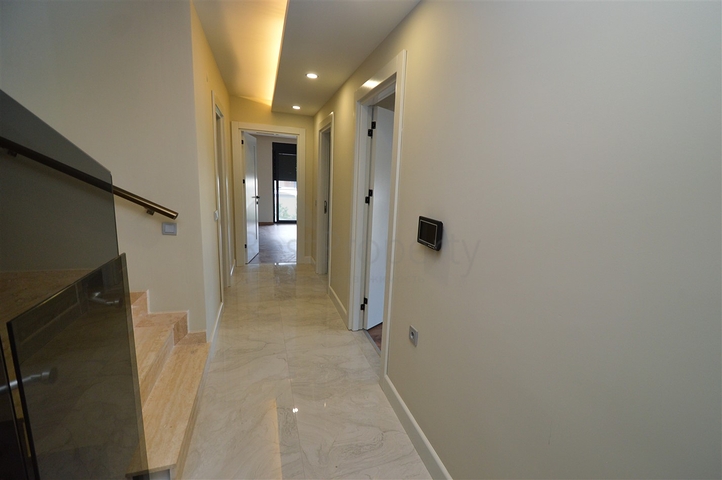 Вилла планировки 5+1 в лайоне Лара - Анталия 