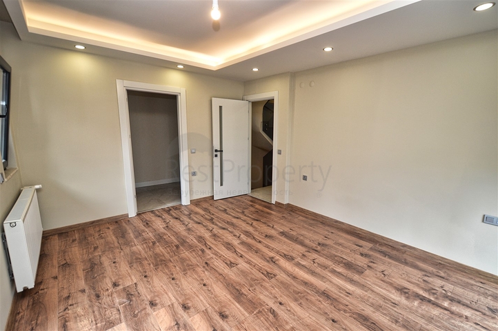 Вилла планировки 5+1 в лайоне Лара - Анталия 