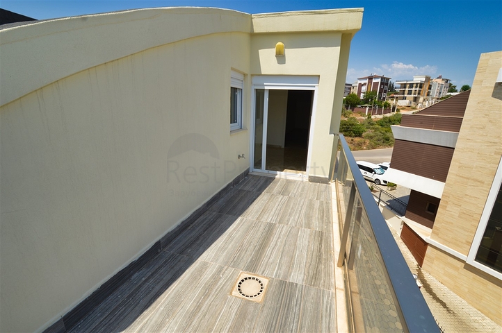 Квартира планировки 3+1 дуплекс в микрорайоне Гузельоба - Анталия 