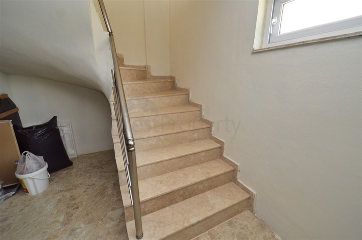 Квартира планировки 3+1 дуплекс в микрорайоне Гузельоба - Анталия 