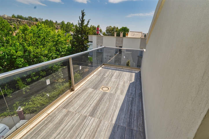 Квартира планировки 3+1 дуплекс в микрорайоне Гузельоба - Анталия 