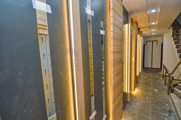 Квартира планировки 3+1 дуплекс в центре города Анталия 