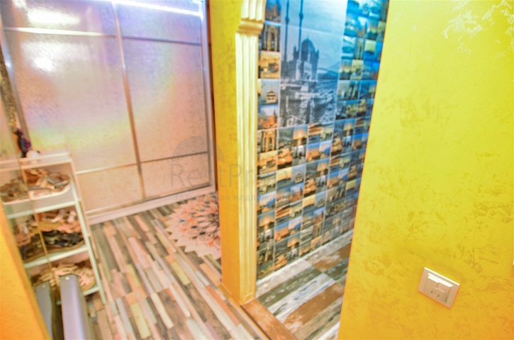 Квартира планировки 1+1 в центре города Анталия 