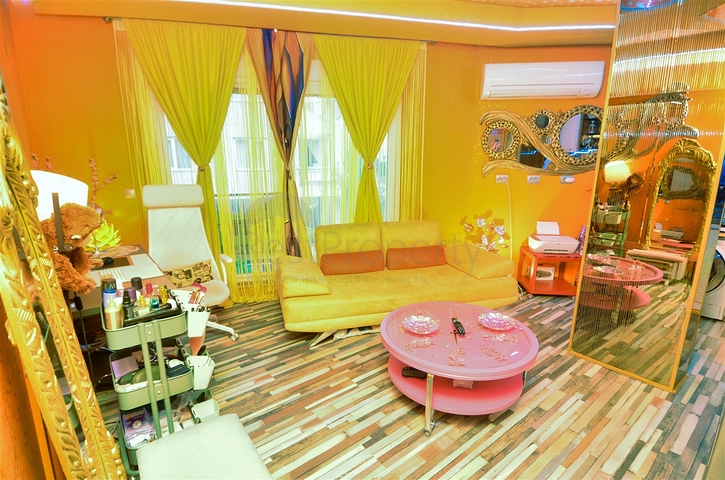 Квартира планировки 1+1 в центре города Анталия 