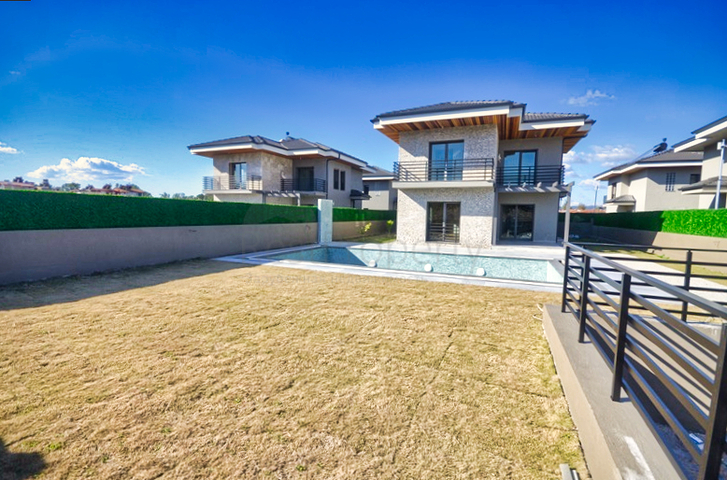 Вилла планировки 4+1 в районе Фетхие 