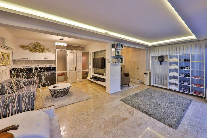 Вилла с бассейном планировки 5+1 в районе Фетхие 