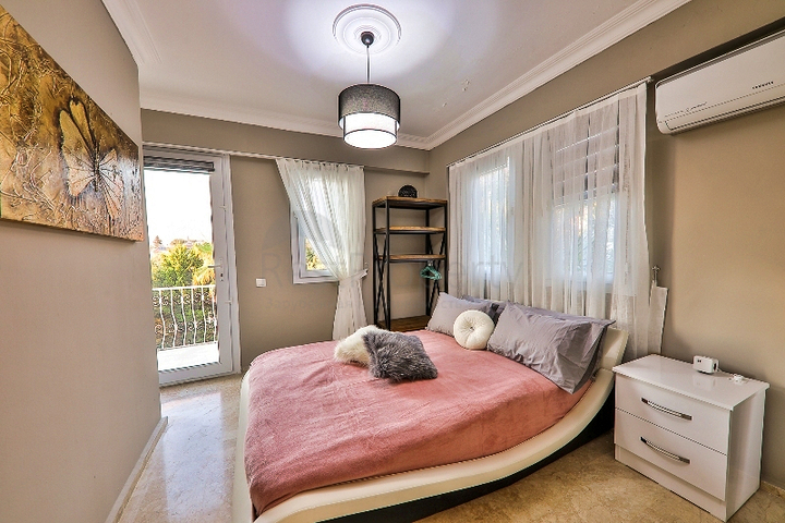 Вилла с бассейном планировки 5+1 в районе Фетхие 