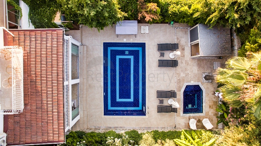 Вилла с бассейном планировки 5+1 в районе Фетхие 