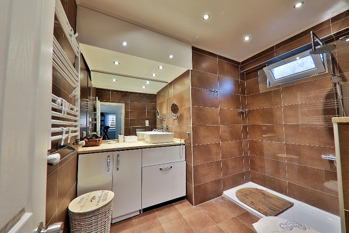 Вилла с бассейном планировки 5+1 в районе Фетхие 