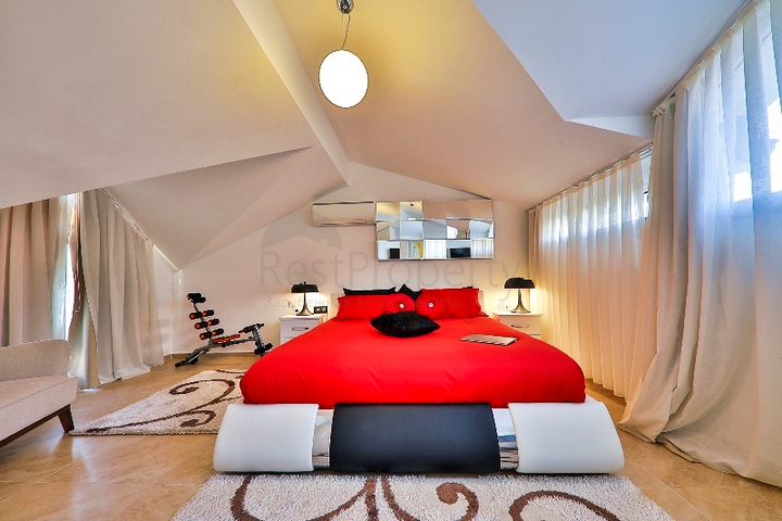 Вилла с бассейном планировки 5+1 в районе Фетхие 