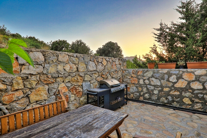 Вилла с бассейном планировки 5+1 в районе Фетхие 