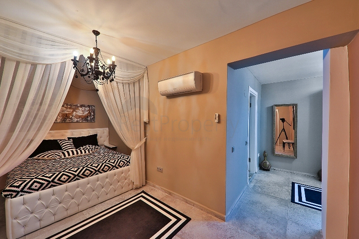 Вилла с бассейном планировки 5+1 в районе Фетхие 