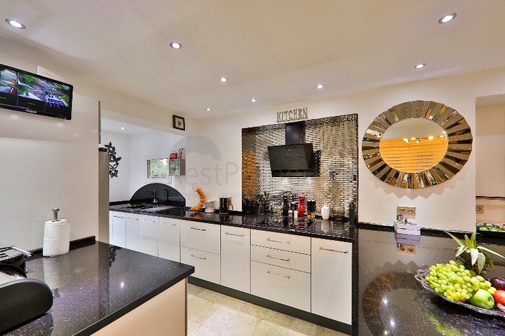 Вилла с бассейном планировки 5+1 в районе Фетхие 