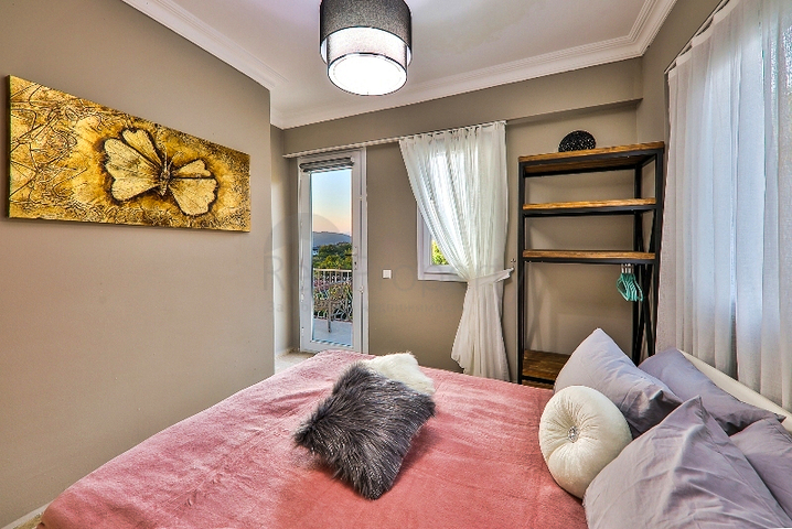 Вилла с бассейном планировки 5+1 в районе Фетхие 