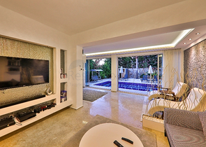 Вилла с бассейном планировки 5+1 в районе Фетхие 