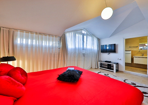 Вилла с бассейном планировки 5+1 в районе Фетхие 