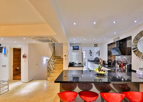 Вилла с бассейном планировки 5+1 в районе Фетхие 