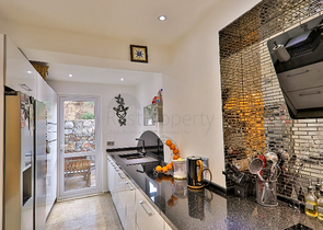 Вилла с бассейном планировки 5+1 в районе Фетхие 