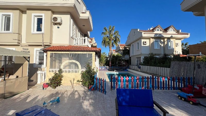 Вилла с видом на море планировки 4+1 в районе Фетхие 