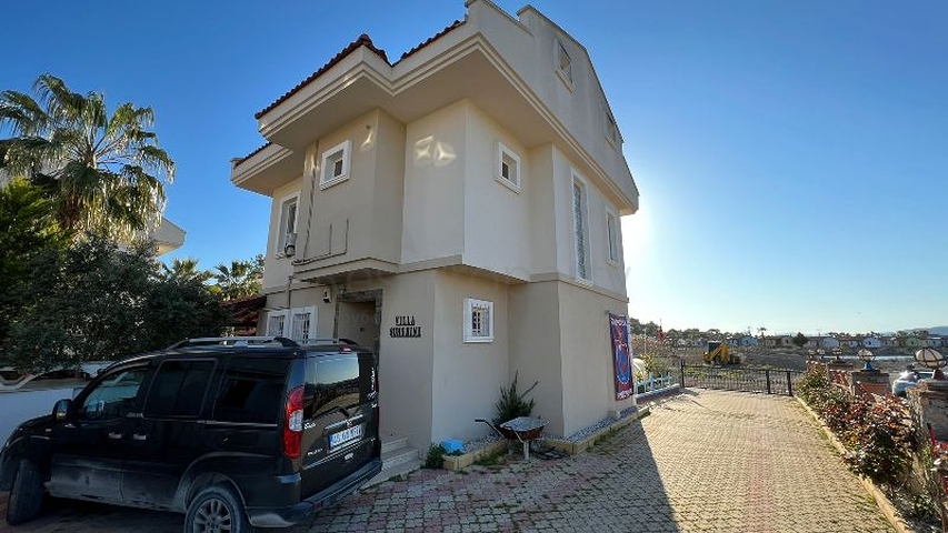 Вилла с видом на море планировки 4+1 в районе Фетхие 