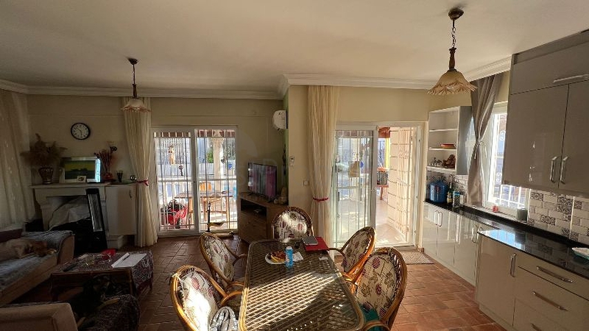 Вилла с видом на море планировки 4+1 в районе Фетхие 