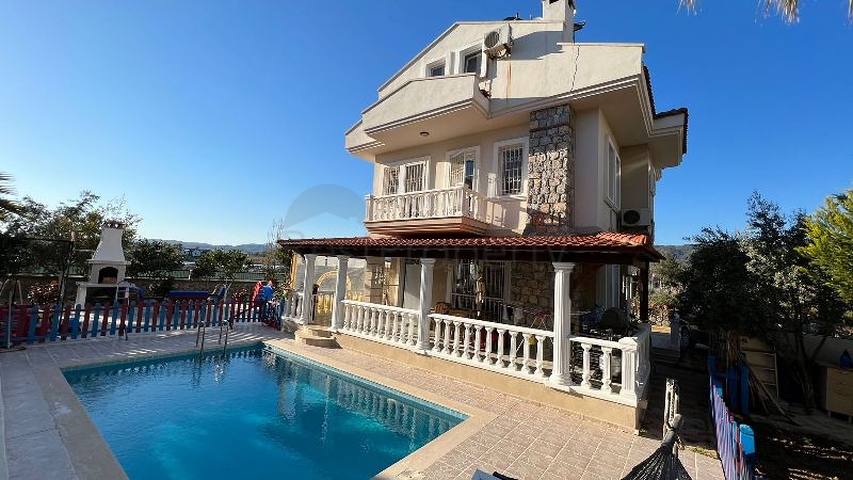 Вилла с видом на море планировки 4+1 в районе Фетхие 