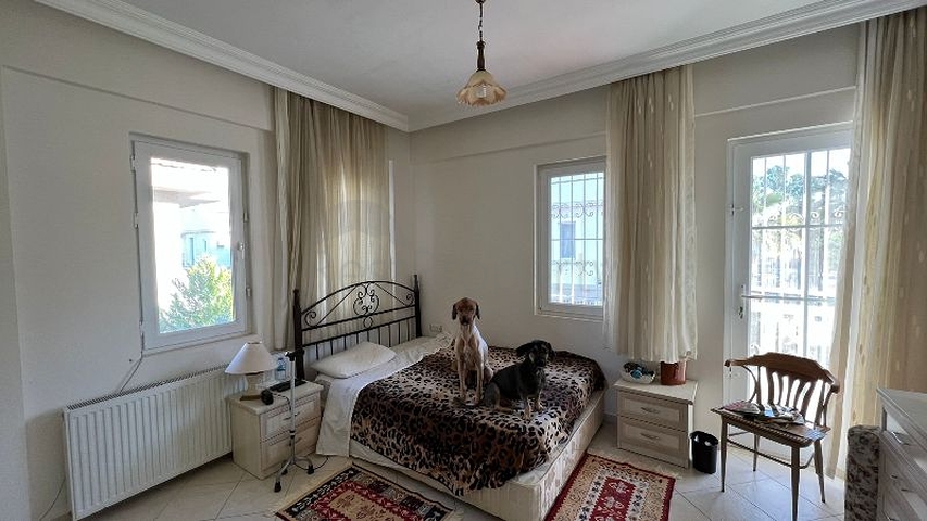 Вилла с видом на море планировки 4+1 в районе Фетхие 