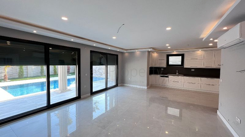 Вилла без мебели планировки 5+1 в районе Фетхие 