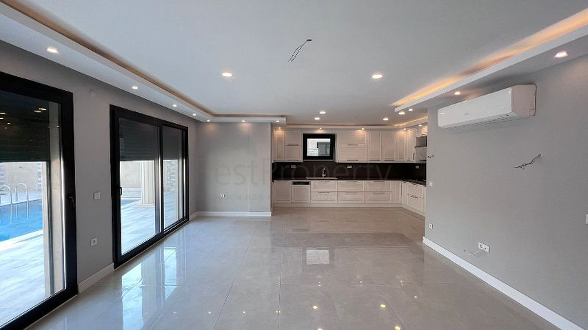 Вилла без мебели планировки 5+1 в районе Фетхие 