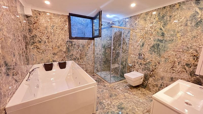 Вилла без мебели планировки 5+1 в районе Фетхие 