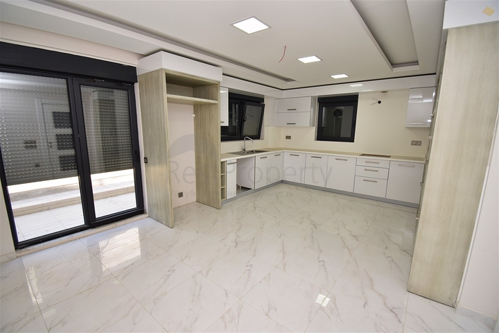 Вилла планировки 6+2 в микрорайоне Моллаюсуф - Анталия 