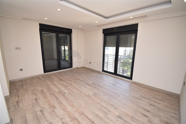 Вилла планировки 6+2 в микрорайоне Моллаюсуф - Анталия 