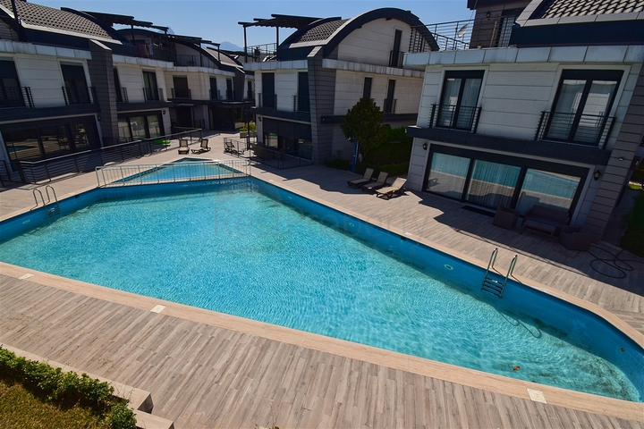 Вилла планировки 6+2 в микрорайоне Моллаюсуф - Анталия 