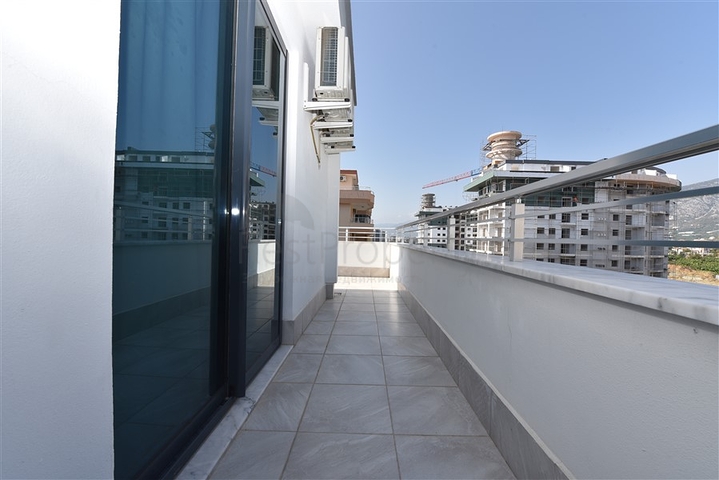 Меблированный пентхаус в комплексе