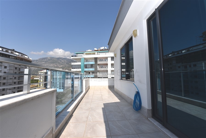 Меблированный пентхаус в комплексе