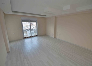 Просторная квартира планировки 3+1 в центре города Анталия