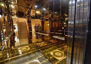 Просторная квартира планировки 3+1 в центре города Анталия