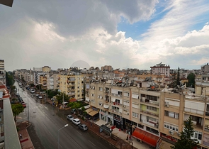 Просторная квартира планировки 3+1 в центре города Анталия