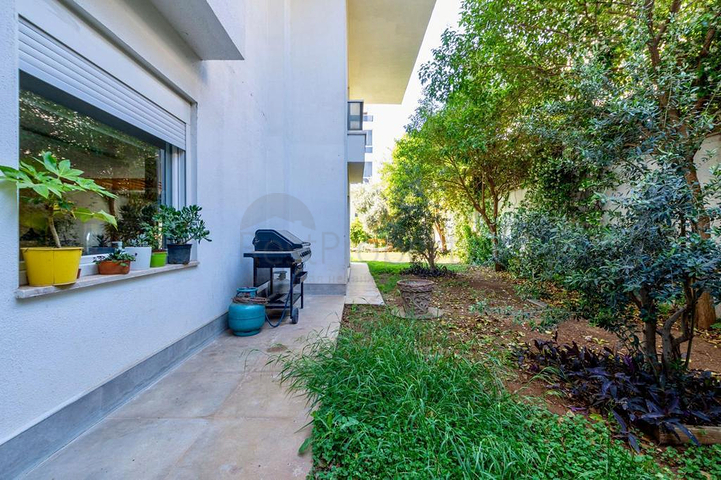 Квартира планировки 4+1 с мебелью в микрорайоне Унджалы - Анталия 