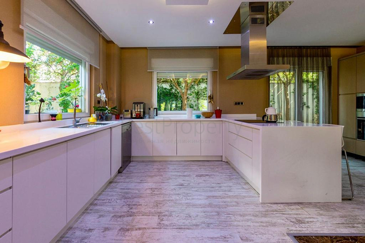 Квартира планировки 4+1 с мебелью в микрорайоне Унджалы - Анталия 