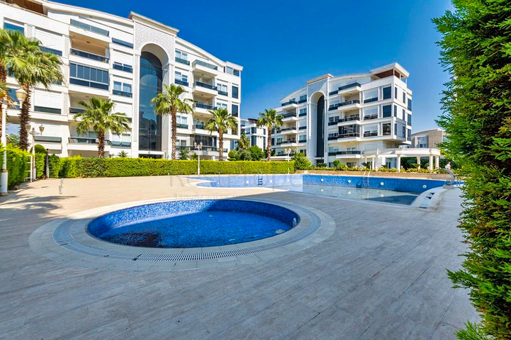 Квартира планировки 4+1 с мебелью в микрорайоне Унджалы - Анталия 