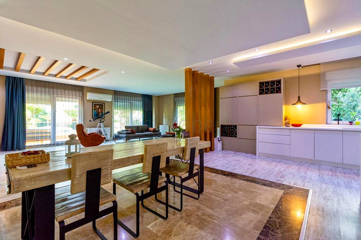 Квартира планировки 4+1 с мебелью в микрорайоне Унджалы - Анталия 