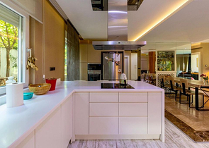 Квартира планировки 4+1 с мебелью в микрорайоне Унджалы - Анталия 