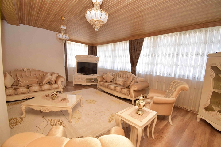 Квартира планировки 5+2 дуплекс в центре города Анталия