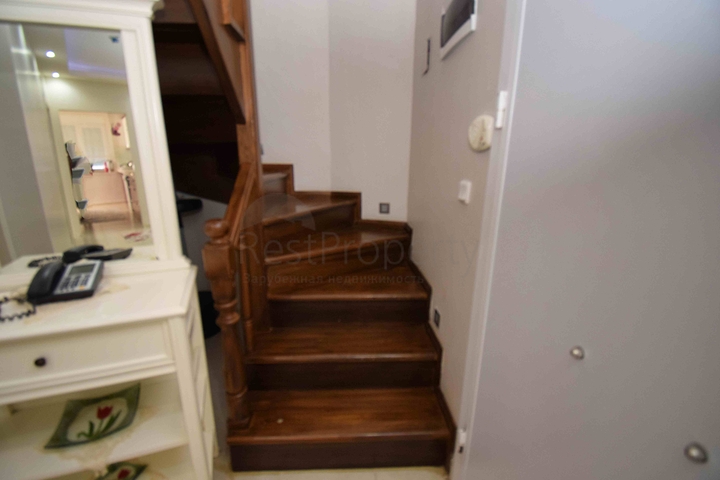 Квартира планировки 5+2 дуплекс в центре города Анталия