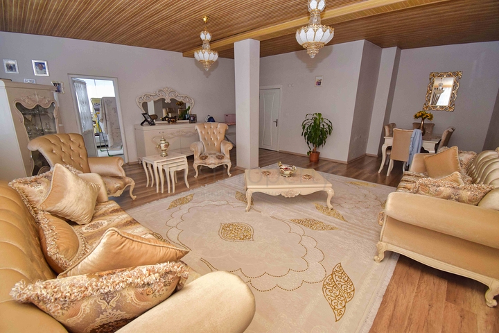 Квартира планировки 5+2 дуплекс в центре города Анталия